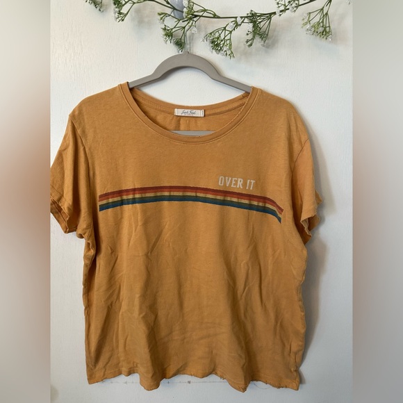 (B28)Junk Food | Graphic T-shirt With distressing - Picture 2 of 7